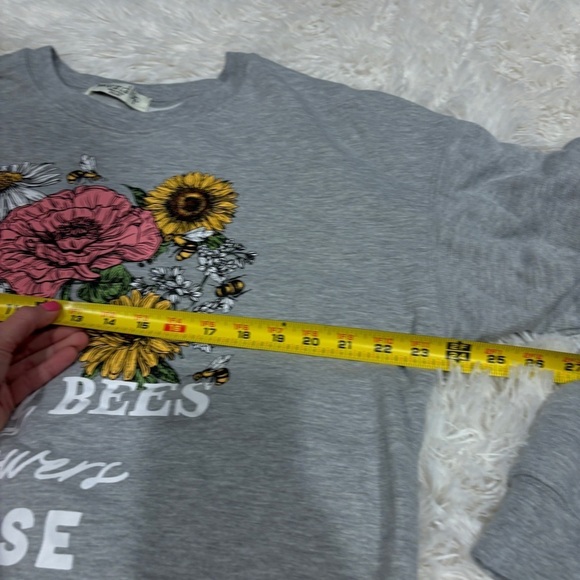 Honey Bees Please Juniors Graphic LS Sweatshirt Plus Size XXL - Picture 6 of 10